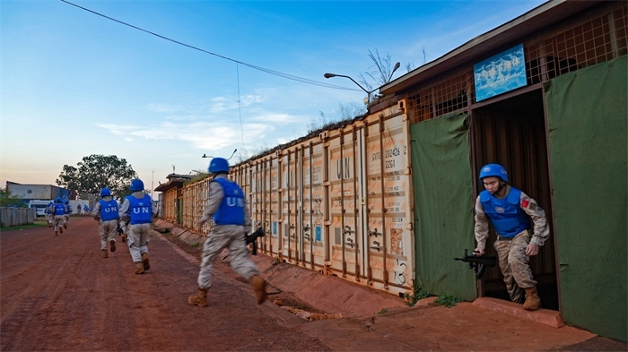 支援加強(qiáng)警戒點(diǎn)位。孫亞斌攝