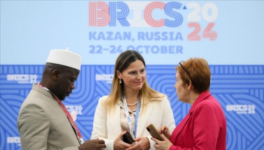 金磚國(guó)家領(lǐng)導(dǎo)人第十六次會(huì)晤期間，新聞?dòng)浾咴趪?guó)際新聞中心工作