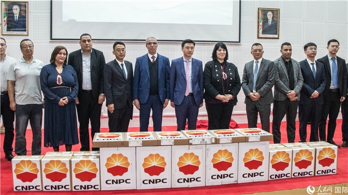 中企向阿爾及利亞大學(xué)捐贈(zèng)電教設(shè)備活動(dòng)現(xiàn)場(chǎng)。人民網(wǎng)記者 郝瑞敏攝