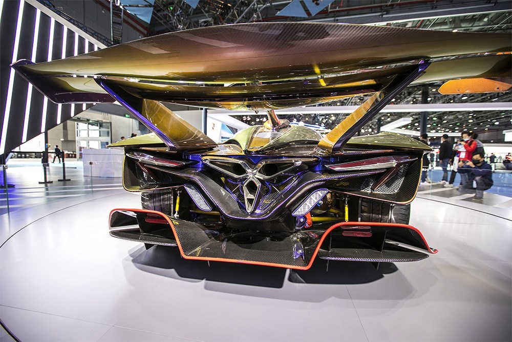 2020年11月5日，上海，來自德國的全球首款全碳纖維跑車亮相進博會。該車總重量只有1250KG。