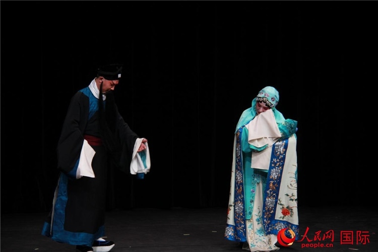 《趙氏孤兒》演出劇照。人民網(wǎng)記者 尚凱元攝