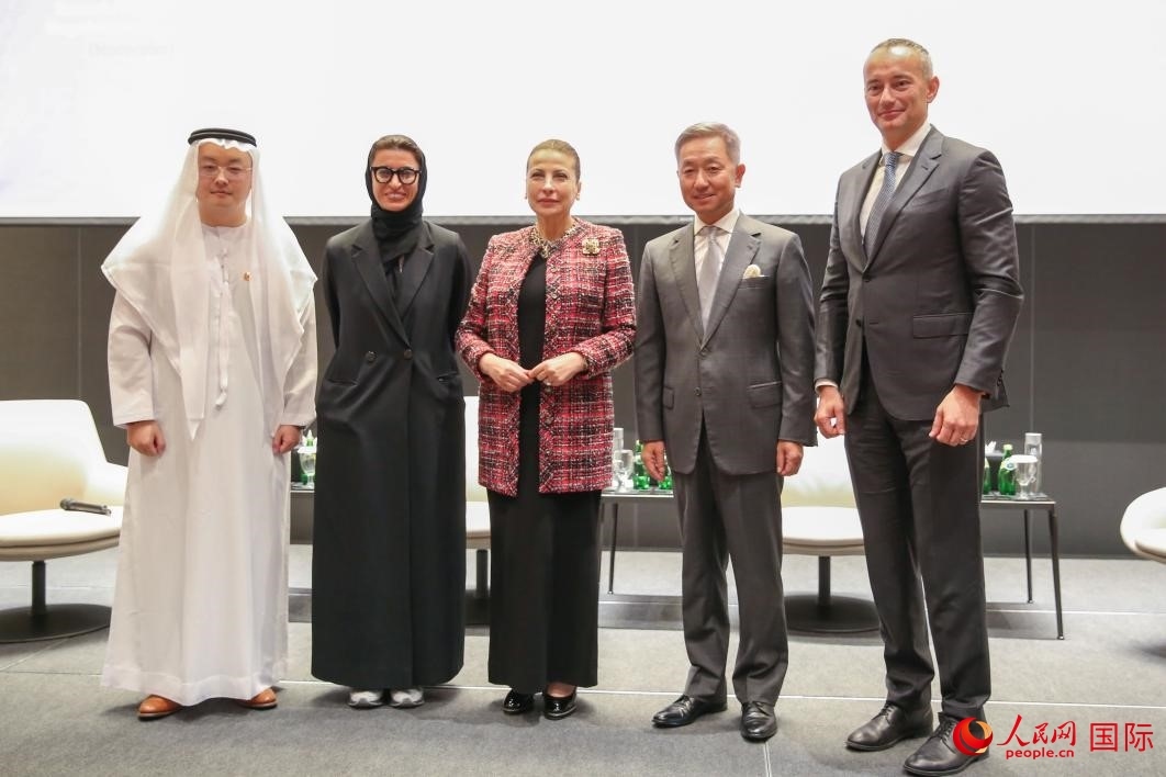 部分與會(huì)嘉賓合影。人民網(wǎng) 塔里克·易卜拉欣攝