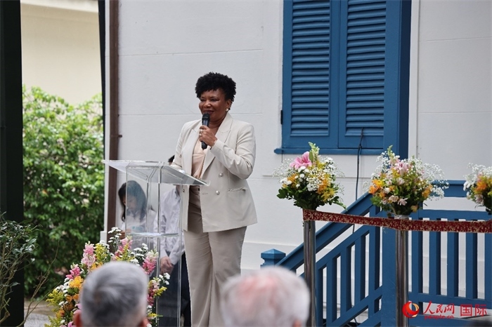巴西文化部部長梅內塞斯在開園儀式上發(fā)表致辭。人民網記者 張志文攝