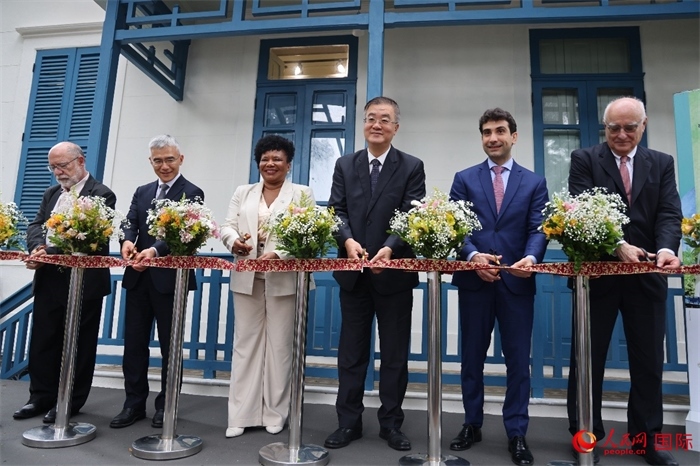 活動上，中巴嘉賓共同為“茶緣·中巴友誼園”剪彩，標志著中巴友誼園中“茶之道”展覽正式開幕。人民網記者 張志文攝