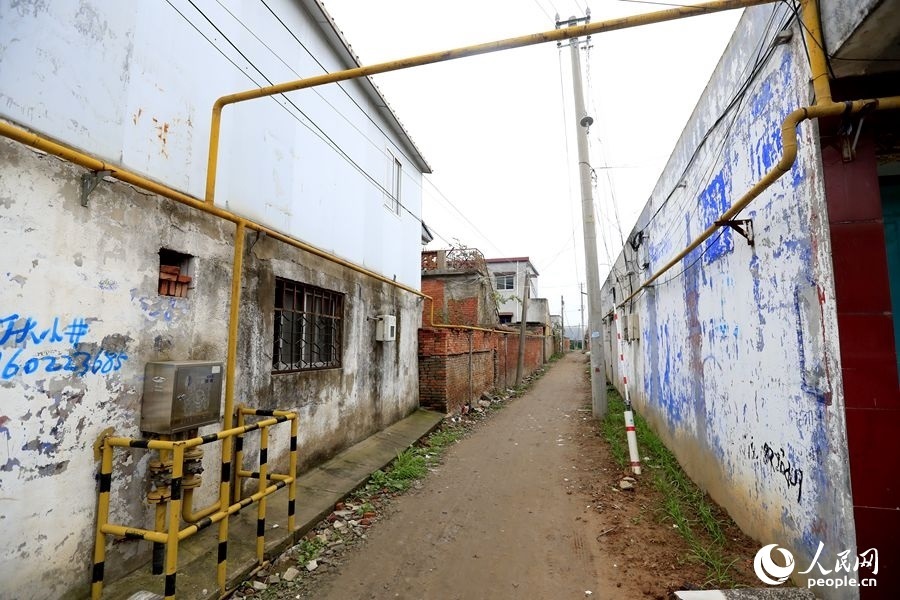 中燃公司在玉山鎮(zhèn)鋪設(shè)完工的燃氣管網(wǎng)。人民網(wǎng)記者 慎志遠攝