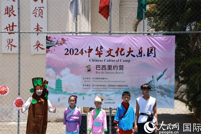 話劇《司馬光砸缸》演繹了中國家喻戶曉的兒童故事。人民網(wǎng)記者 陳海琪攝