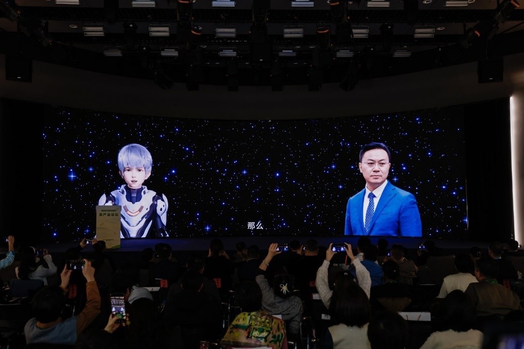 中國(guó)工程院院士、湖南師范大學(xué)校長(zhǎng)劉仲華與人民網(wǎng)數(shù)字人白澤線上對(duì)話(huà)