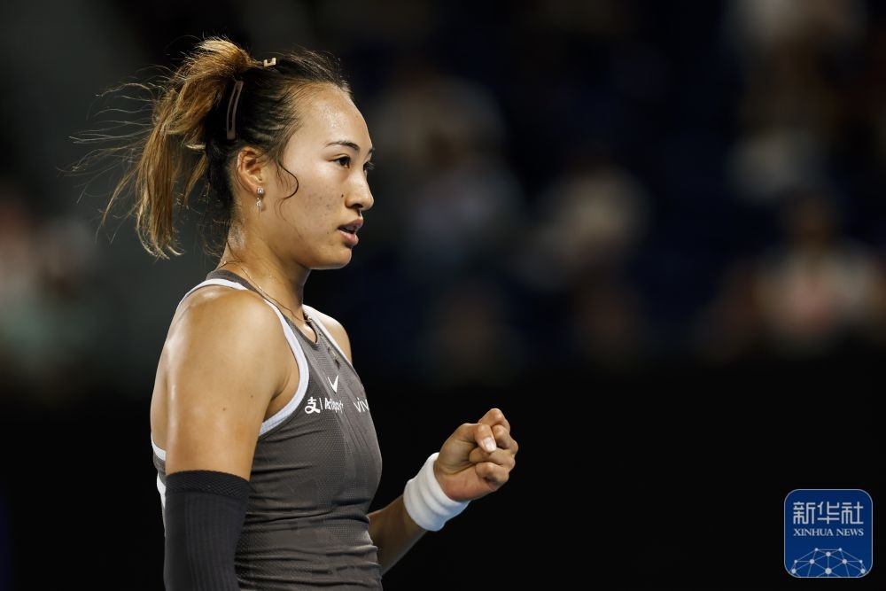 ↑鄭欽文在比賽中慶祝得分。新華社記者 馬平 攝