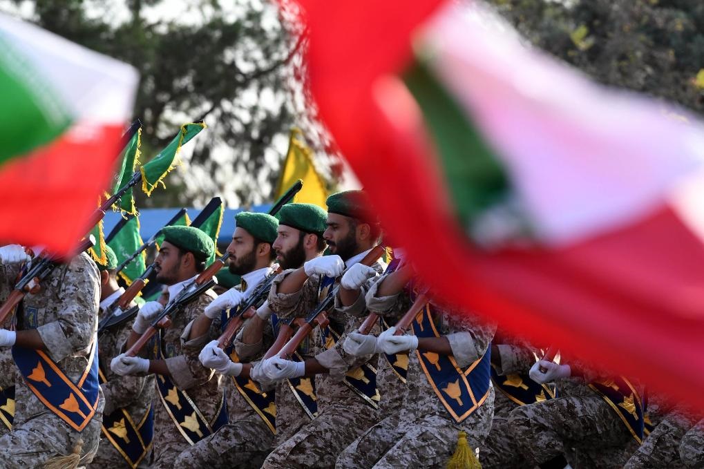 2024年9月21日，伊朗軍人在首都德黑蘭參加閱兵式。新華社記者沙達提攝