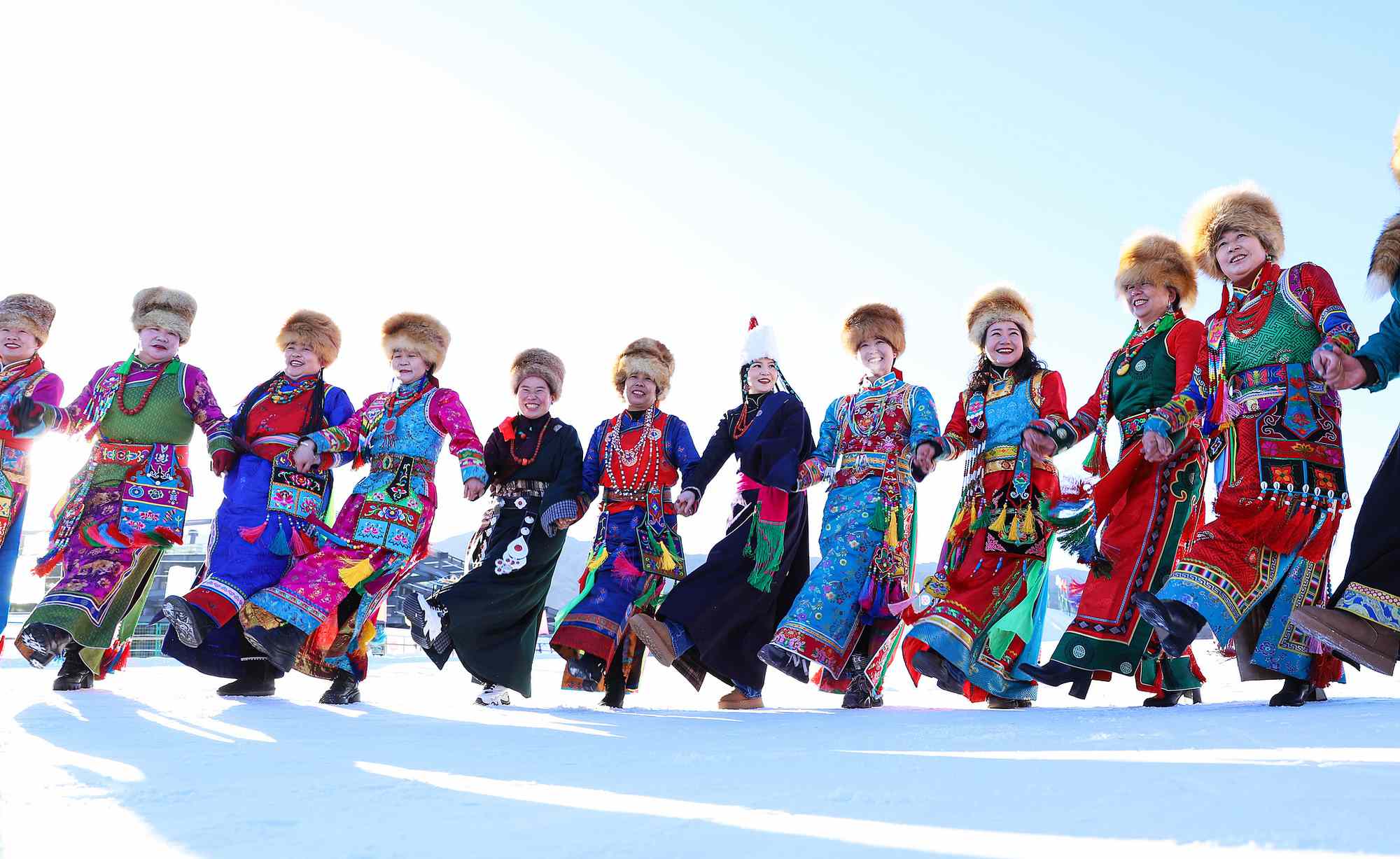 甘肅張掖，雪地千人鍋莊舞表演