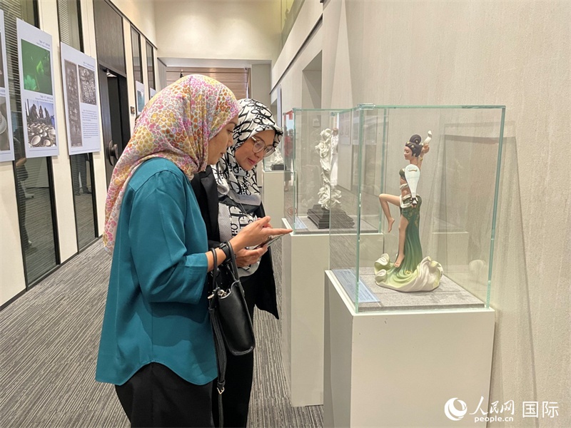 觀眾在參觀展覽。 人民網記者 劉慧攝