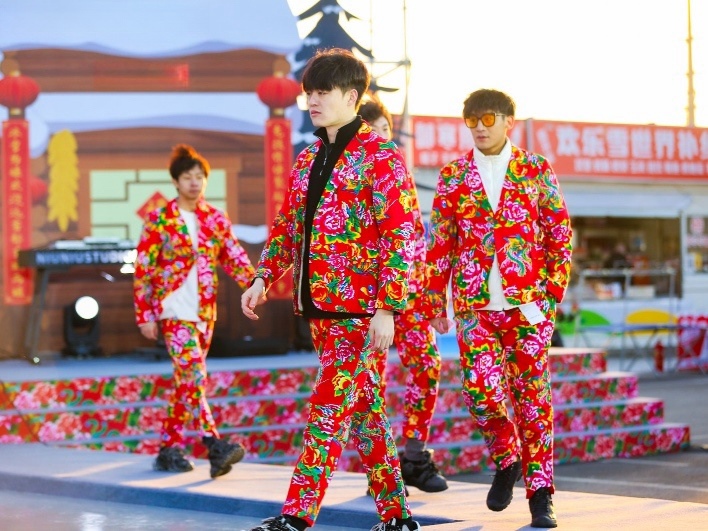 東北滑雪走秀現(xiàn)場(chǎng)。人民網(wǎng)記者 許維娜攝