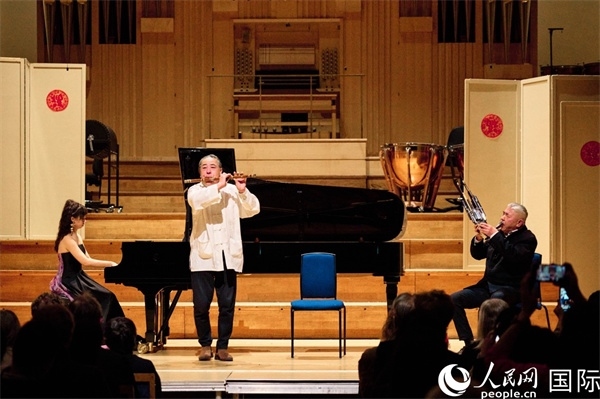 旅英音樂家聯(lián)袂演奏《枉凝眉》。楊浩鵬攝