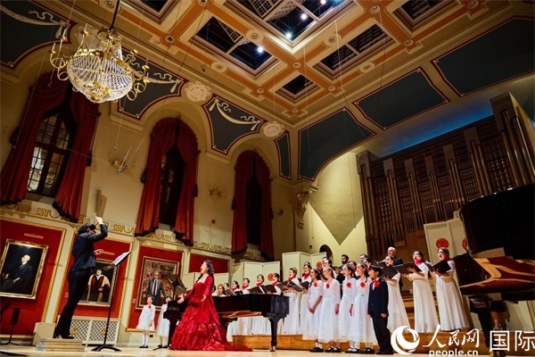 大合唱《燈火里的中國(guó)》。楊浩鵬攝