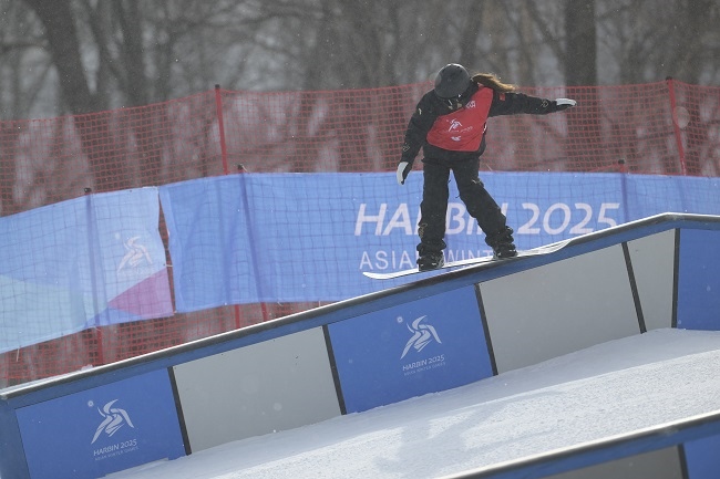2月8日，張小楠在比賽中。新華社記者 楊冠宇攝