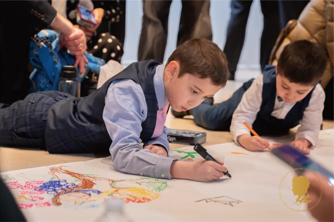 圖5：第三屆國(guó)際藝術(shù)聯(lián)創(chuàng)聯(lián)展盛大開(kāi)幕。法中交流促進(jìn)會(huì)供圖