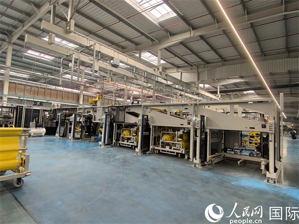 森麒麟在科技城的工廠內(nèi)部。人民網(wǎng)記者 黃培昭攝