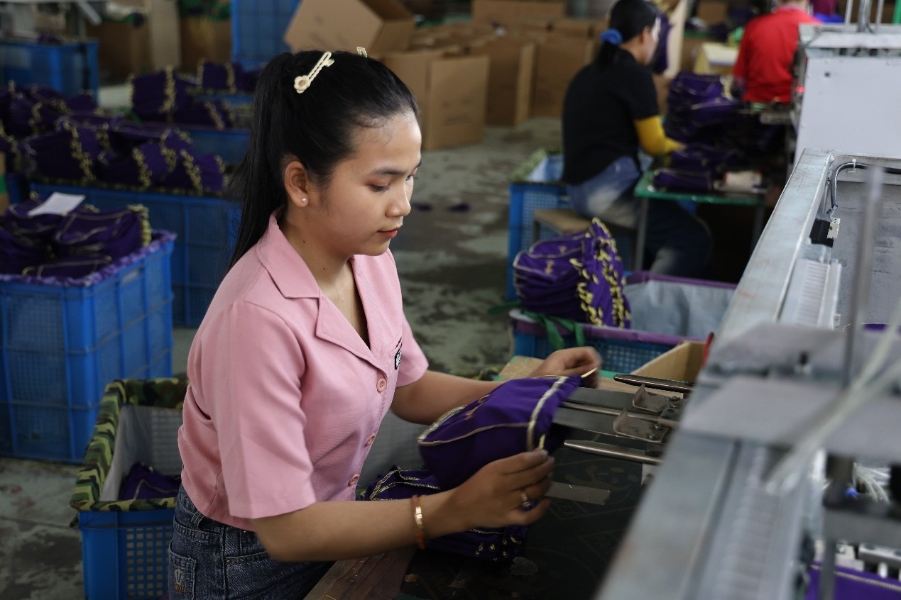 達(dá)尼在西港特區(qū)內(nèi)工作。西港特區(qū)供圖