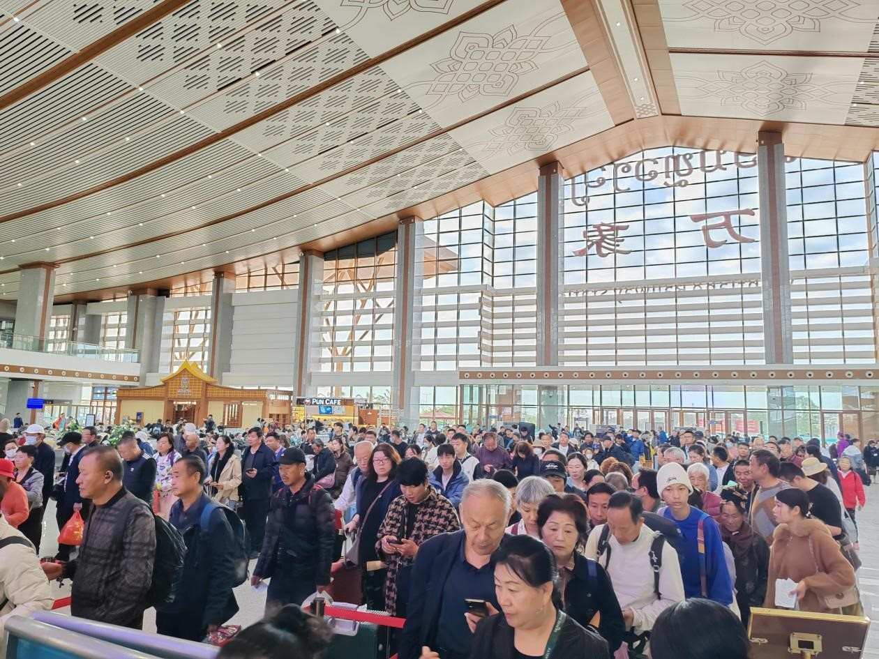 春節(jié)期間的中老鐵路萬象站。李加勇攝