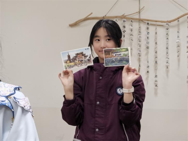 匡園學(xué)生書寫的明信片。