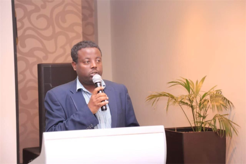 圖為埃塞俄比亞亞的斯亞貝巴大學(xué)政策研究員巴盧·德米西。受訪者供圖