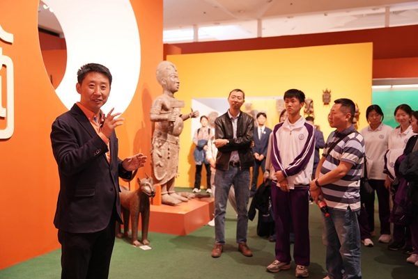 清華附中永豐學(xué)校家校共育活動舉行。校方供圖