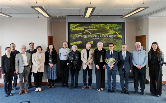 參加開幕式和學術(shù)交流活動的嘉賓合影?；顒又鬓k方供圖