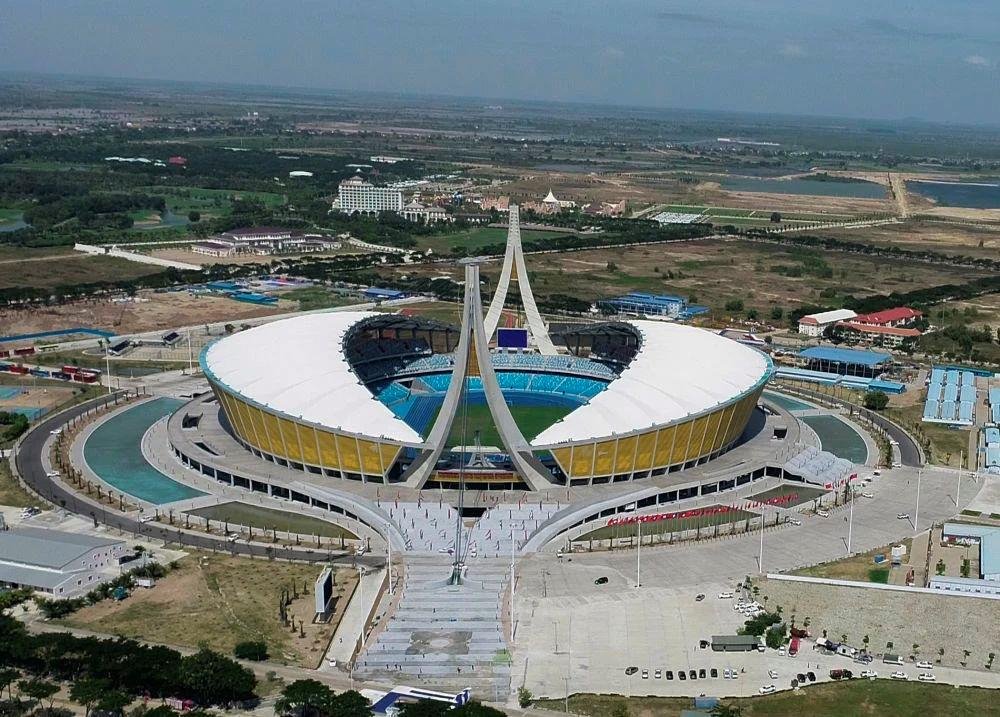 由中國援建的柬埔寨國家體育場項目于2021年12月18日正式啟用。