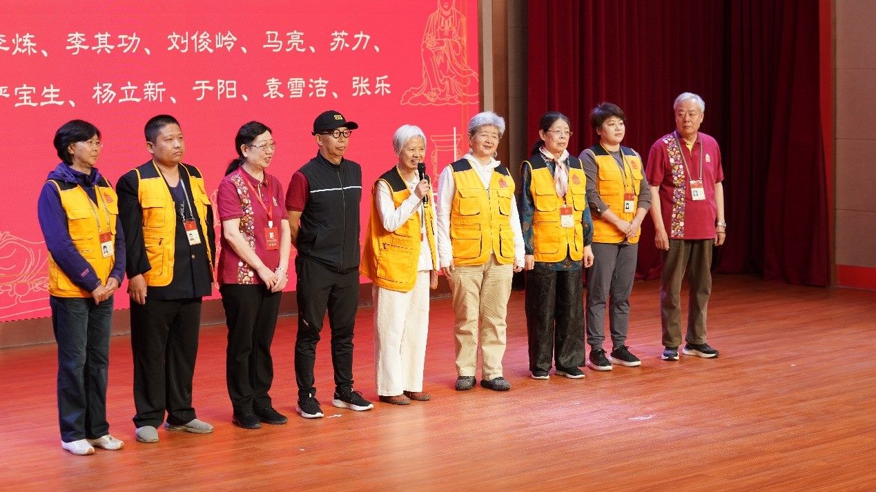 服務(wù)滿二十年志愿者代表發(fā)表感言。故宮博物院供圖