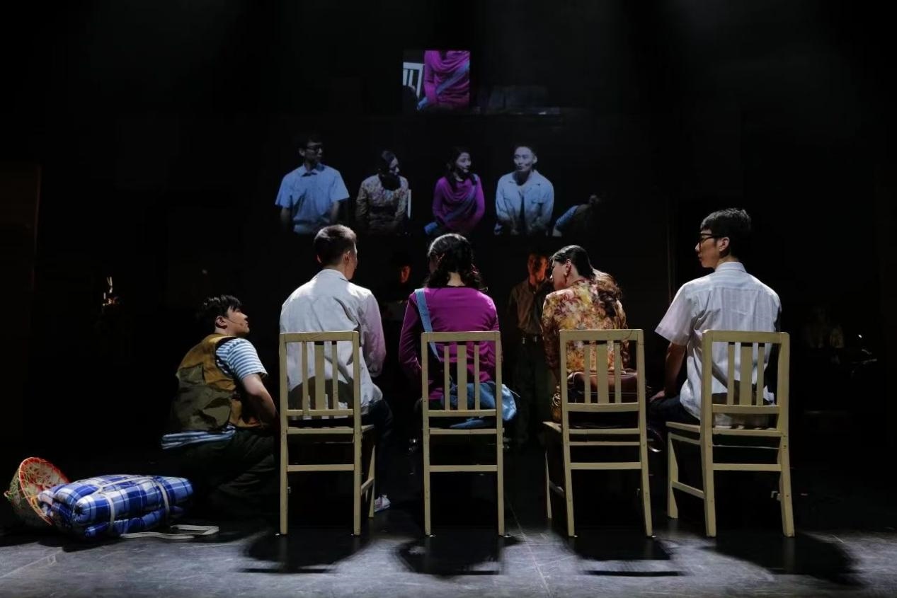 《布吉出租屋》劇照。國(guó)家話劇院供圖