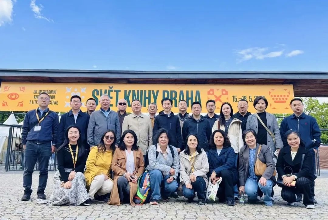 中國出版界代表團合影。圖片均由國圖集團供圖