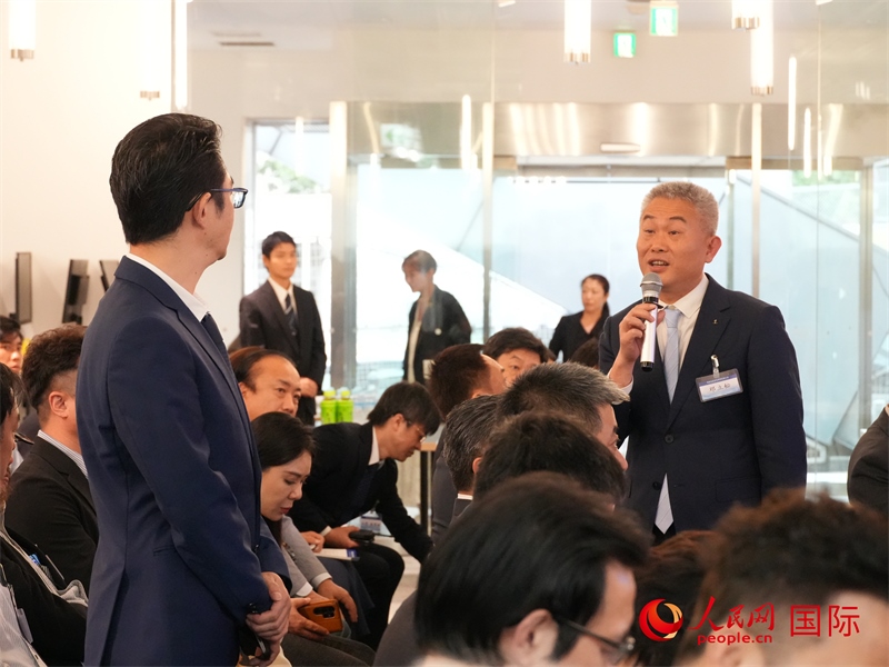 參會(huì)企業(yè)與海南代表團(tuán)積極交流。