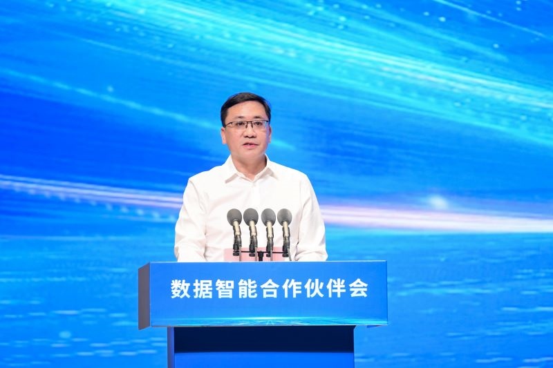 圖為河南省人民政府國有資產(chǎn)監(jiān)督管理委員會黨委委員、副主任李海峰。