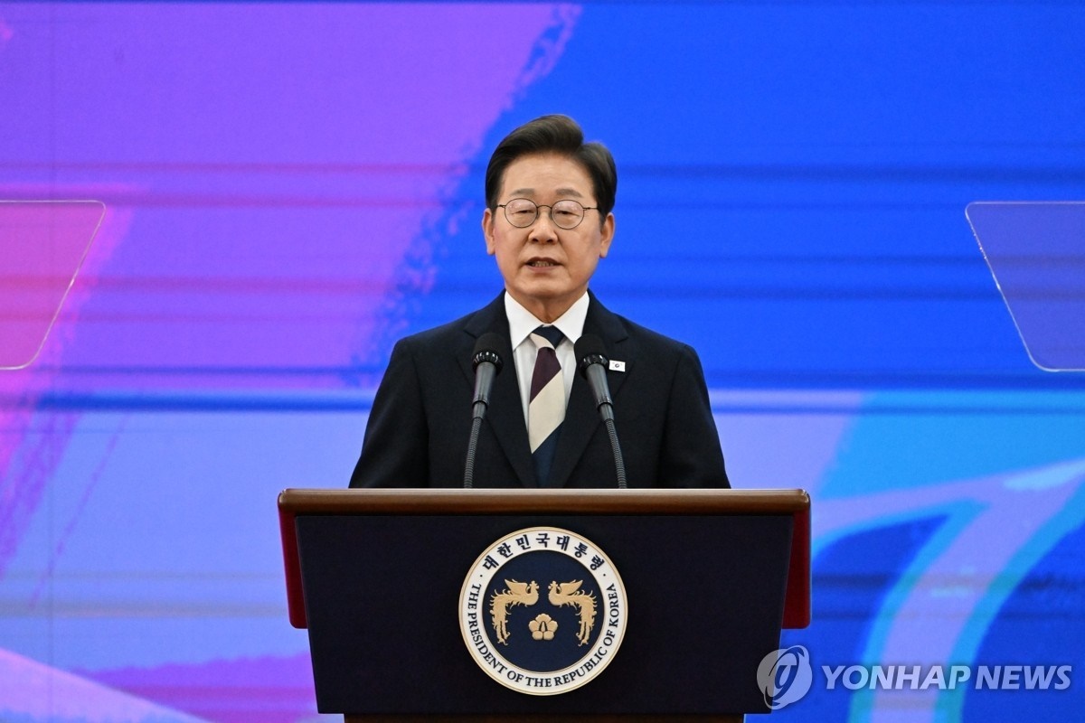 李在明4日上午在第21屆韓國(guó)總統(tǒng)就職宣誓儀式上宣誓就職。（圖片來(lái)源：韓聯(lián)社）